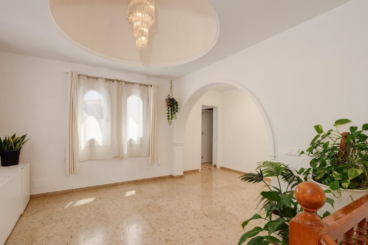 3 Bed Townhouse for sale in Los Pacos Costa Del Sol, Málaga, Spain