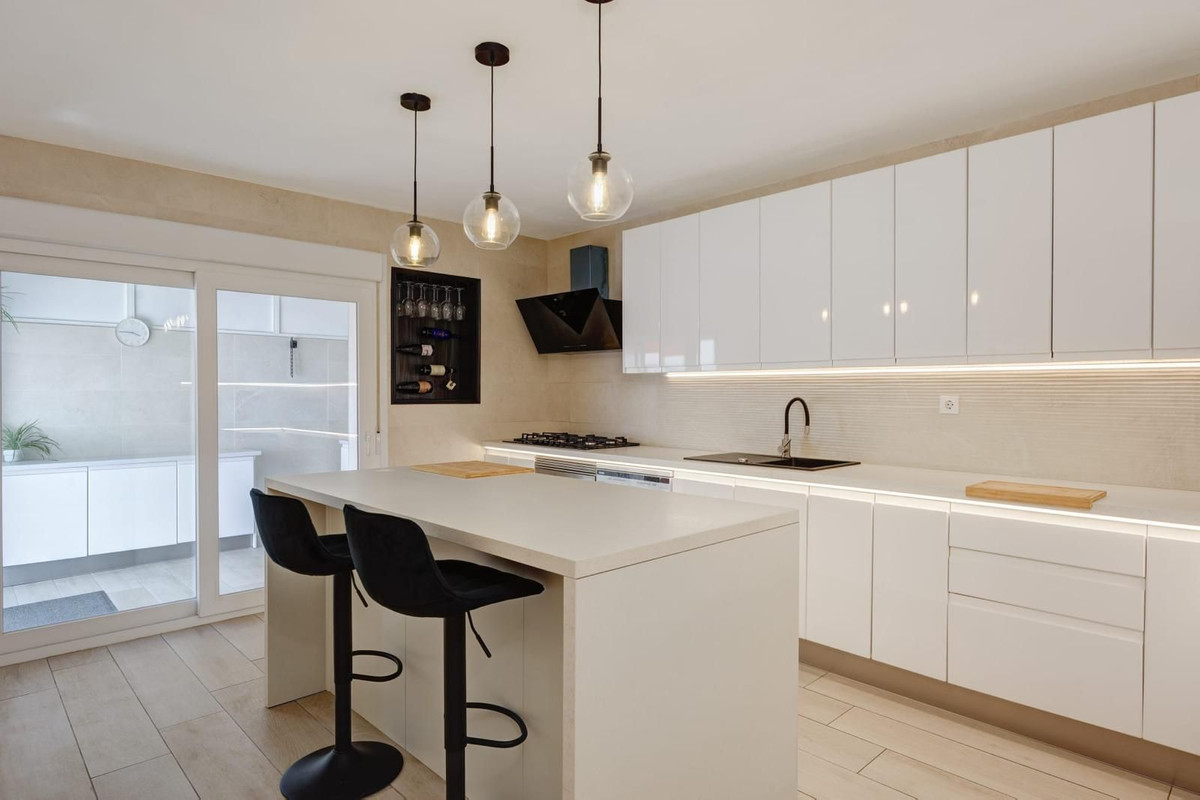 3 Bed Townhouse for sale in Los Pacos Costa Del Sol, Málaga, Spain