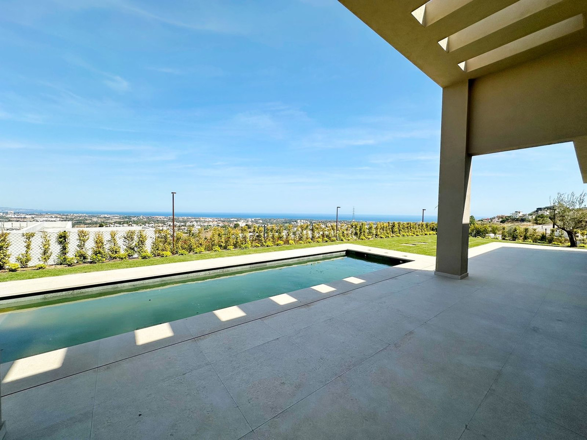 3 Bed Townhouse for sale in Benahavís Costa Del Sol, Málaga, Spain