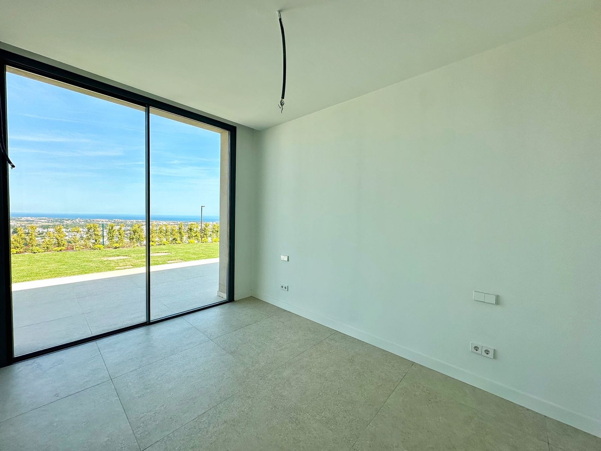 3 Bed Townhouse for sale in Benahavís Costa Del Sol, Málaga, Spain