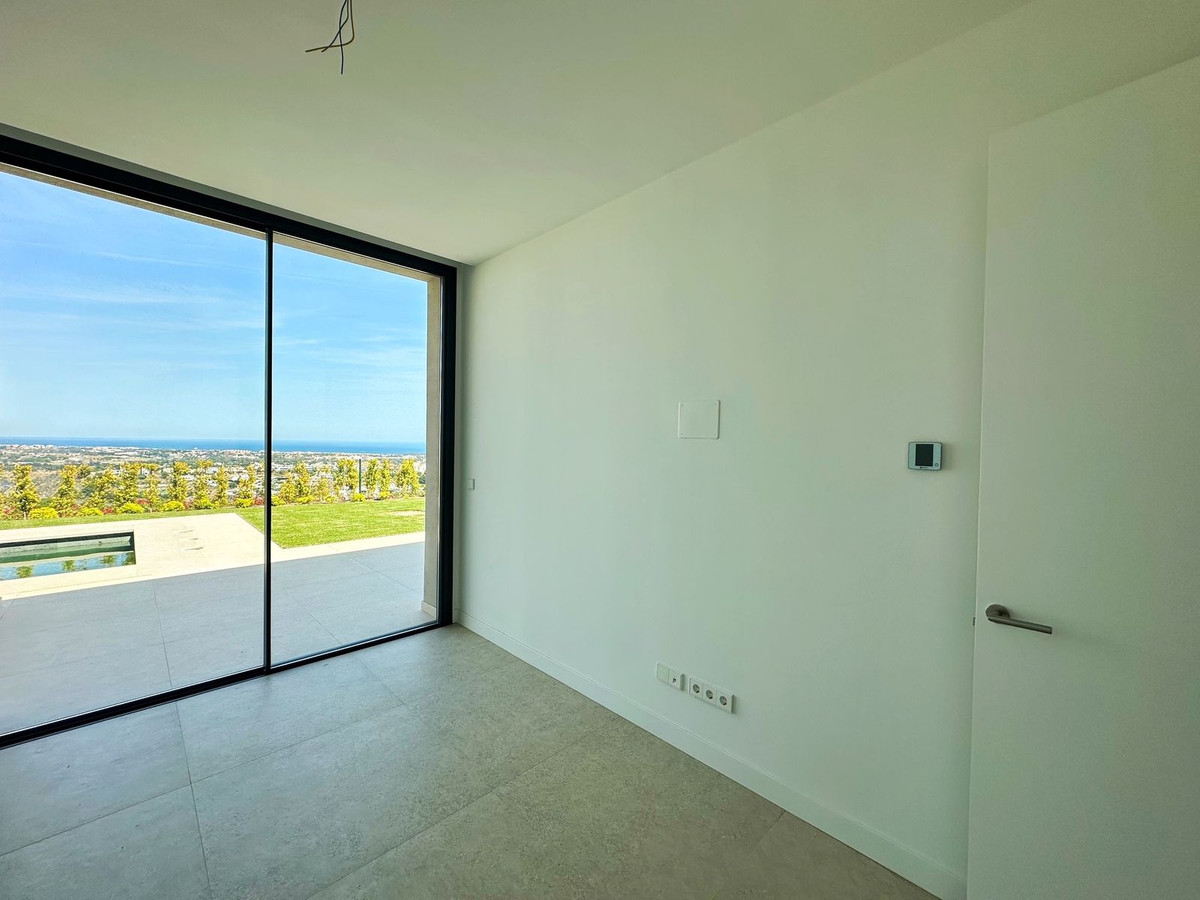 3 Bed Townhouse for sale in Benahavís Costa Del Sol, Málaga, Spain