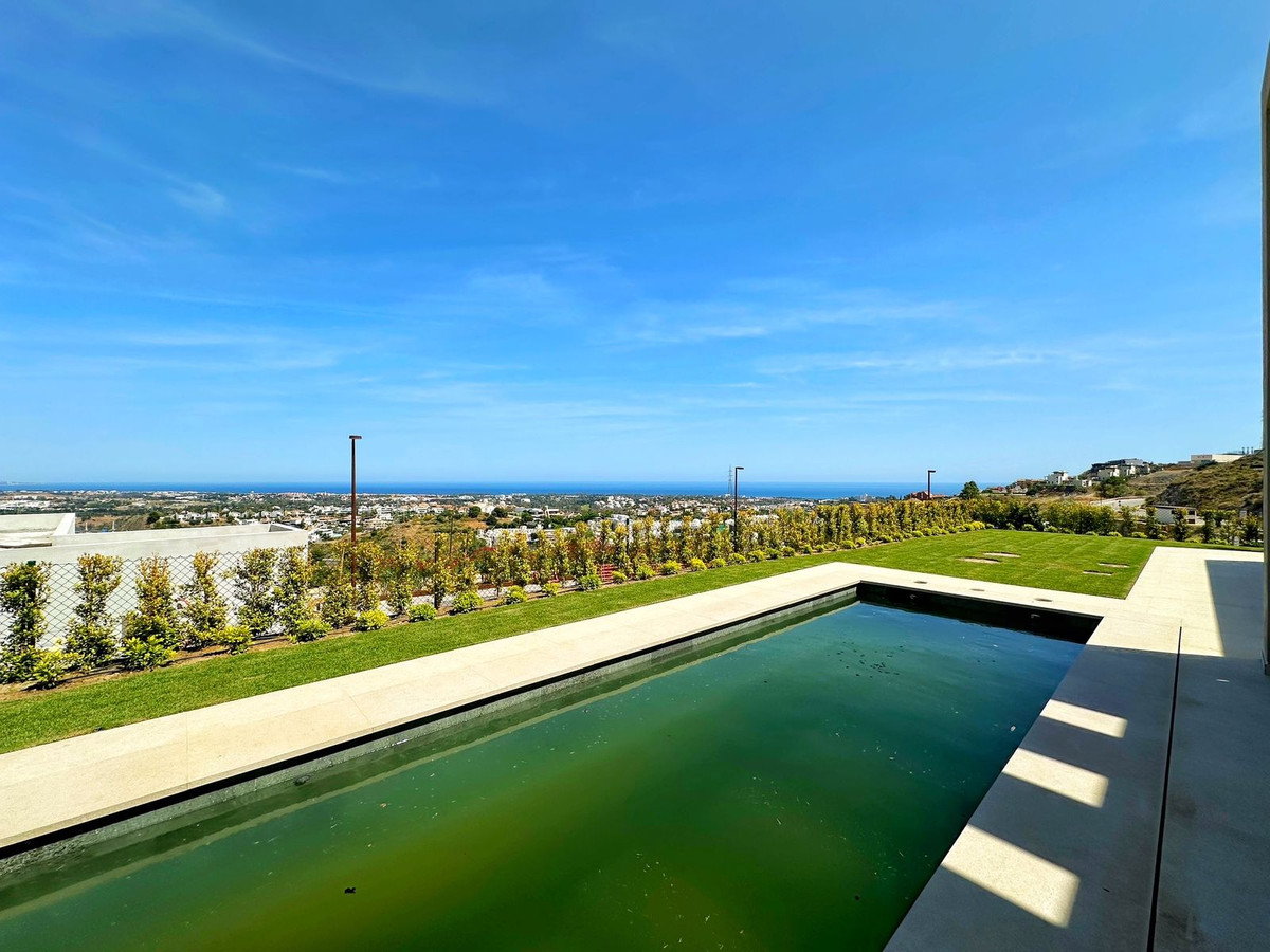 3 Bed Townhouse for sale in Benahavís Costa Del Sol, Málaga, Spain