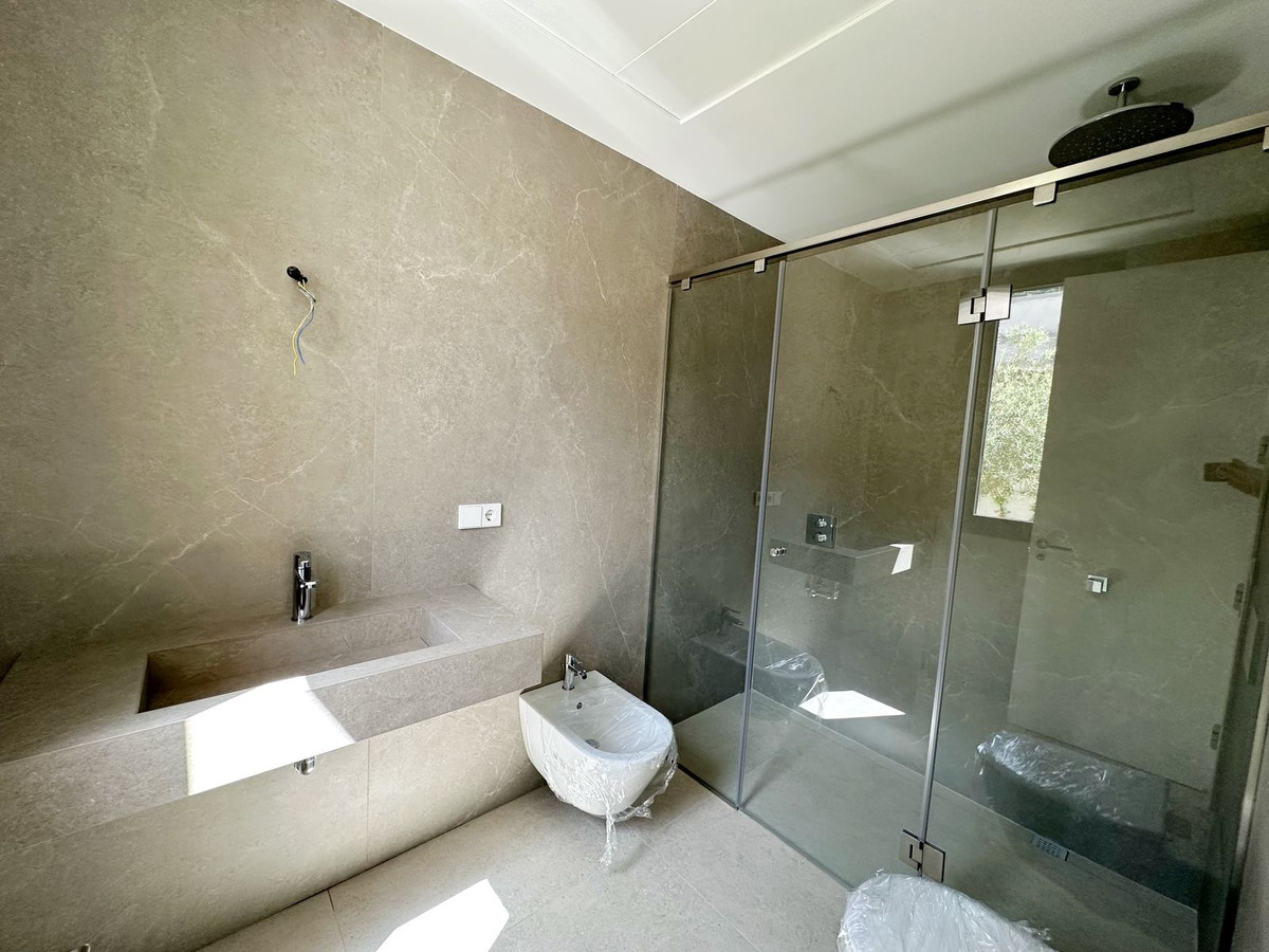3 Bed Townhouse for sale in Benahavís Costa Del Sol, Málaga, Spain