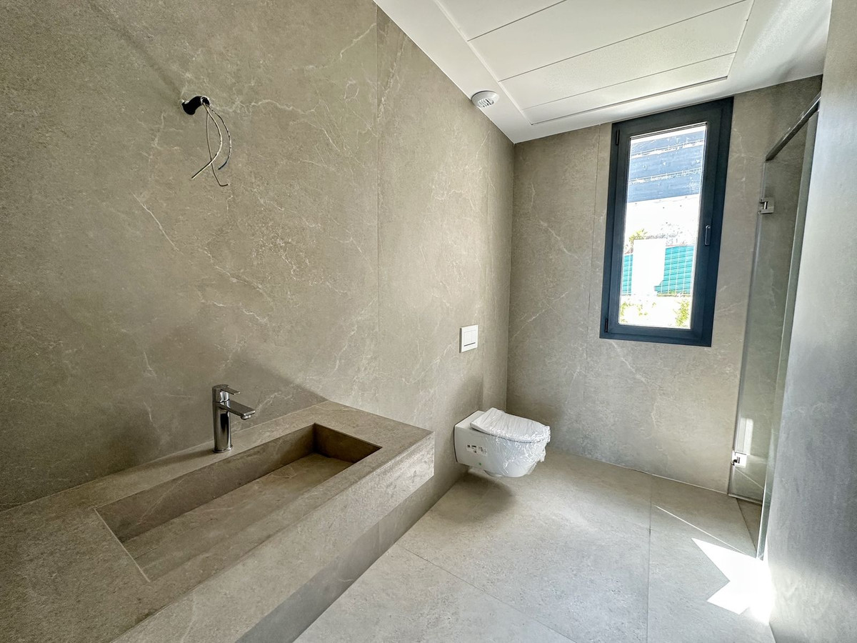3 Bed Townhouse for sale in Benahavís Costa Del Sol, Málaga, Spain