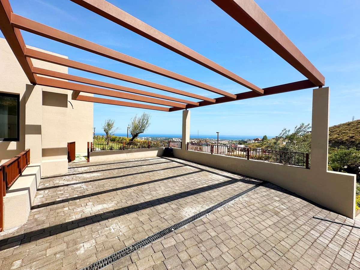 3 Bed Townhouse for sale in Benahavís Costa Del Sol, Málaga, Spain
