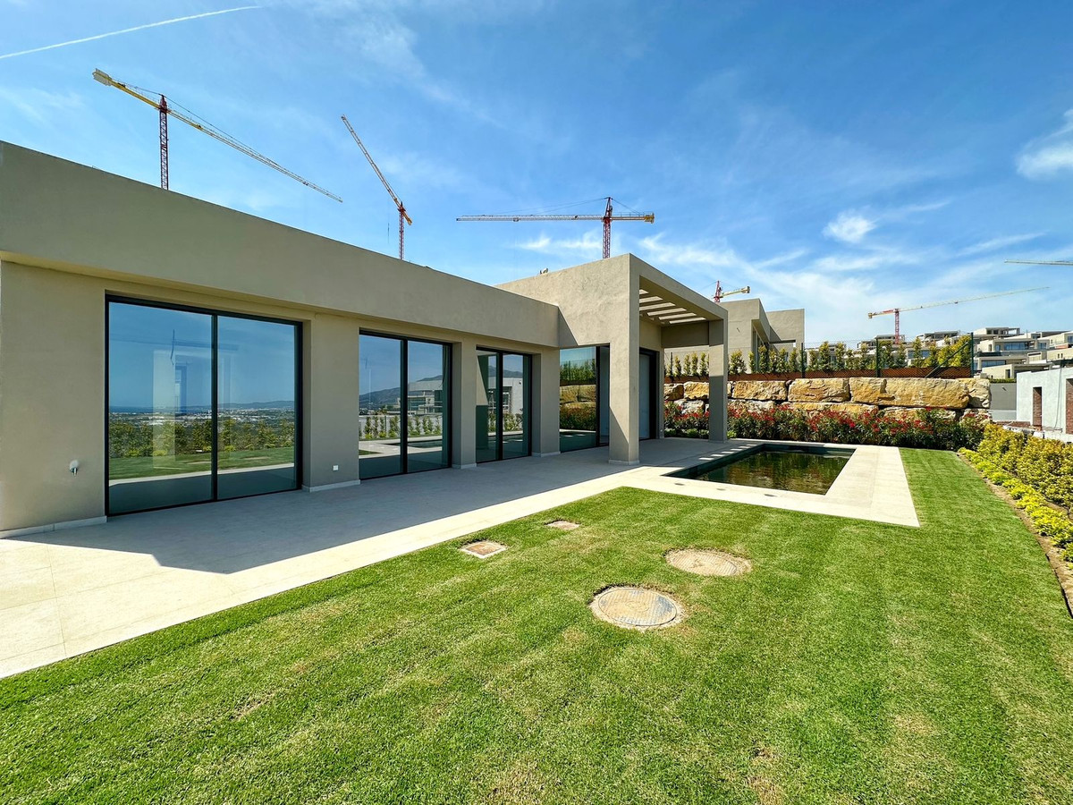 3 Bed Townhouse for sale in Benahavís Costa Del Sol, Málaga, Spain