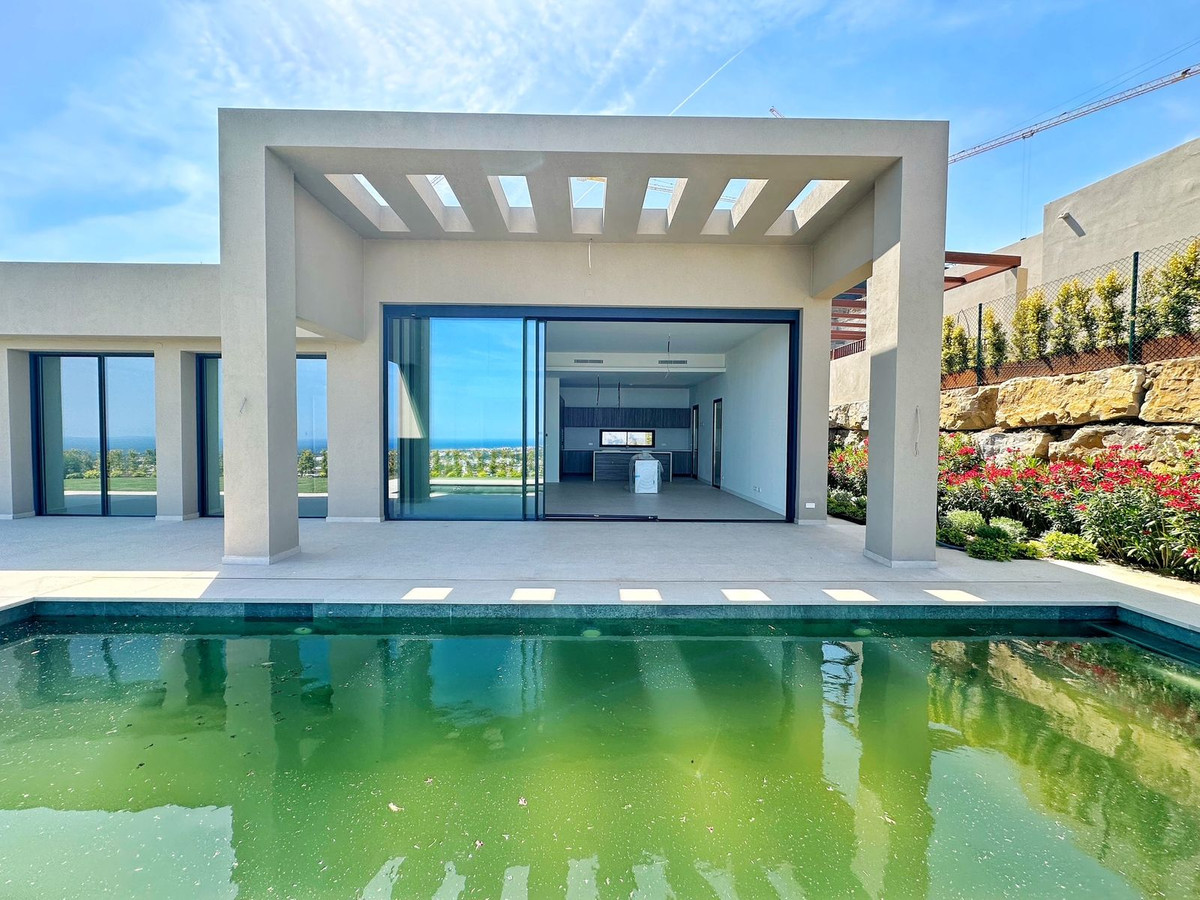 3 Bed Townhouse for sale in Benahavís Costa Del Sol, Málaga, Spain