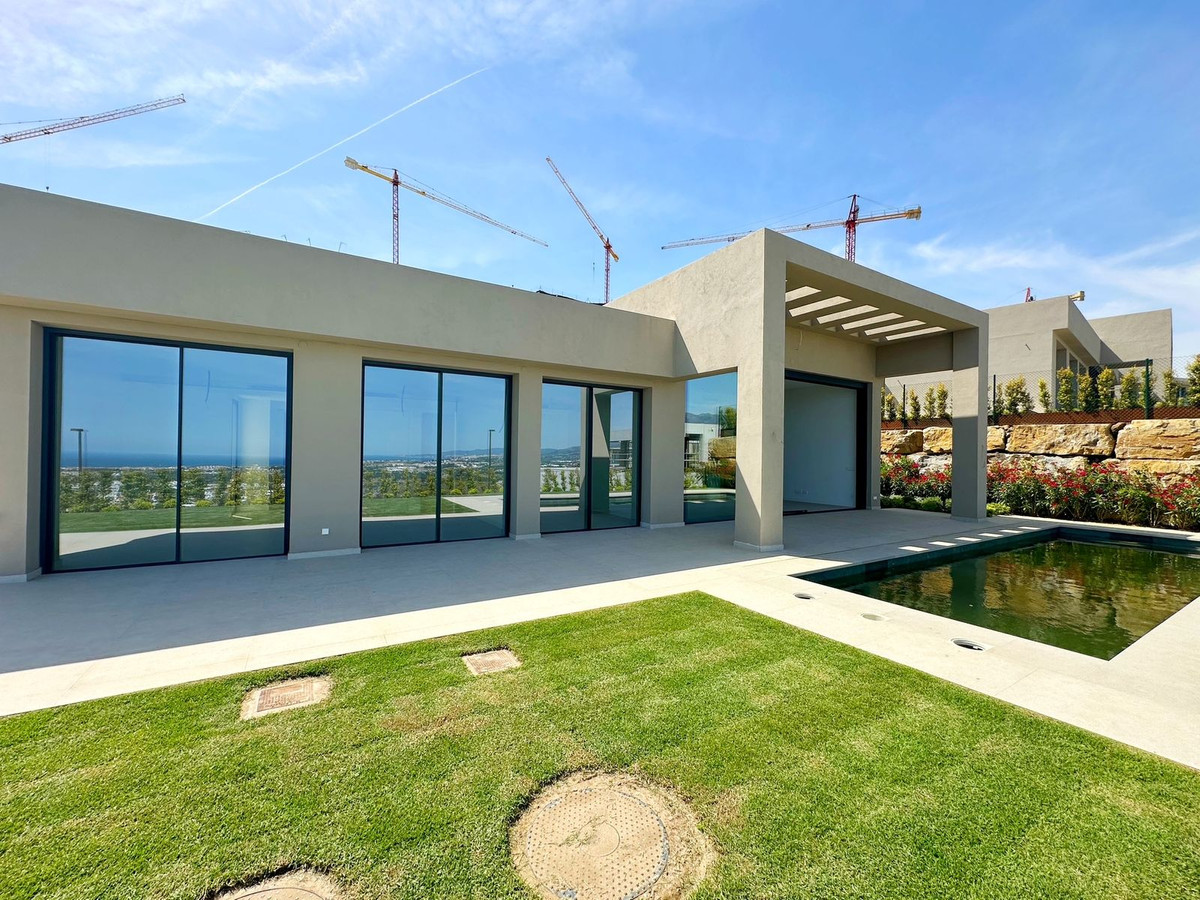 3 Bed Townhouse for sale in Benahavís Costa Del Sol, Málaga, Spain