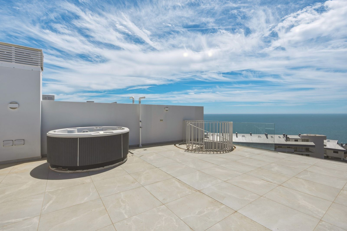 2 Bed Apartment for sale in Fuengirola Costa Del Sol, Málaga, Spain