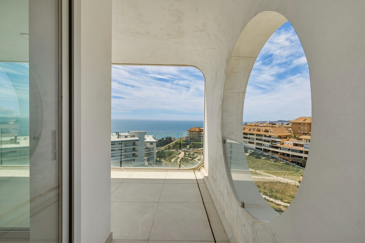 2 Bed Apartment for sale in Fuengirola Costa Del Sol, Málaga, Spain