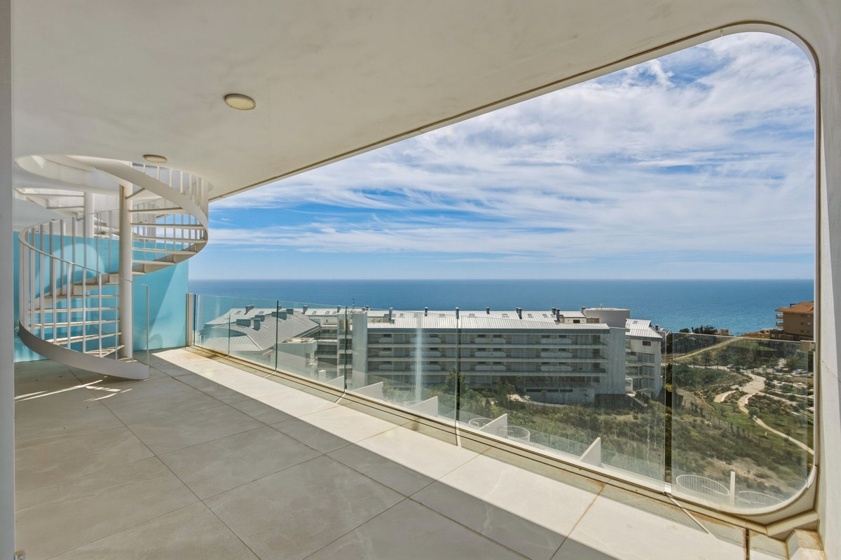 2 Bed Apartment for sale in Fuengirola Costa Del Sol, Málaga, Spain