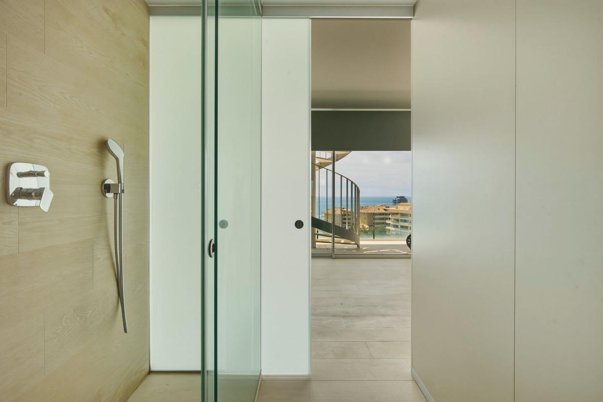 2 Bed Apartment for sale in Fuengirola Costa Del Sol, Málaga, Spain