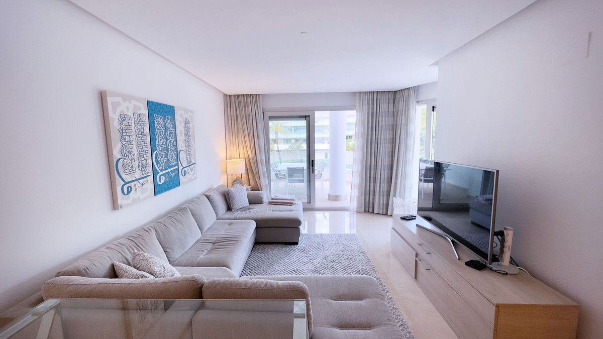 3 Bed Apartment for sale in Marbella Costa Del Sol, Málaga, Spain