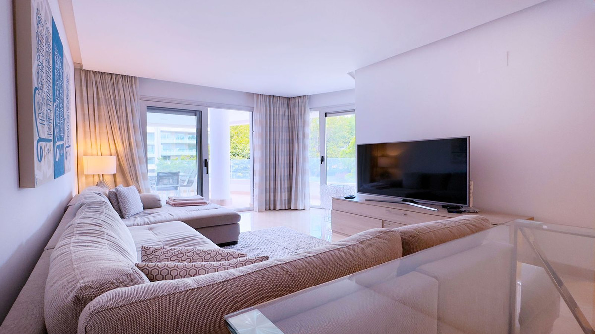 3 Bed Apartment for sale in Marbella Costa Del Sol, Málaga, Spain