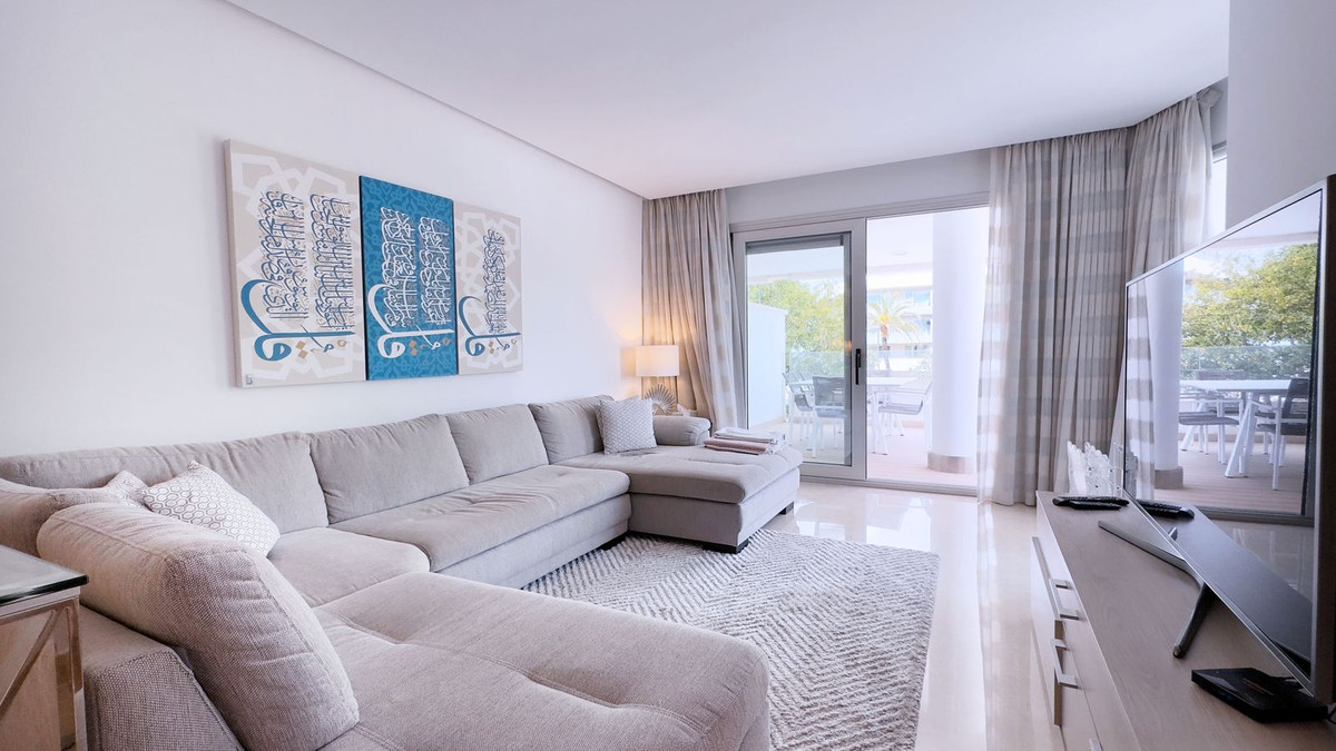 3 Bed Apartment for sale in Marbella Costa Del Sol, Málaga, Spain