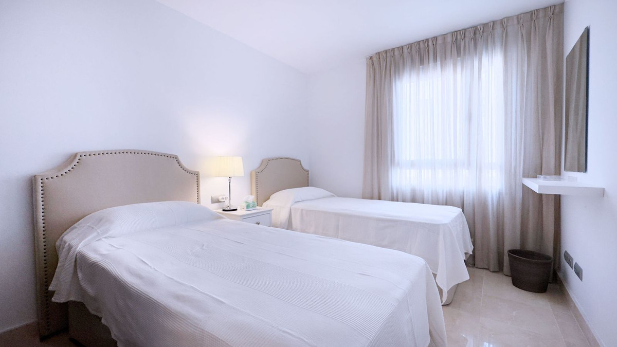 3 Bed Apartment for sale in Marbella Costa Del Sol, Málaga, Spain