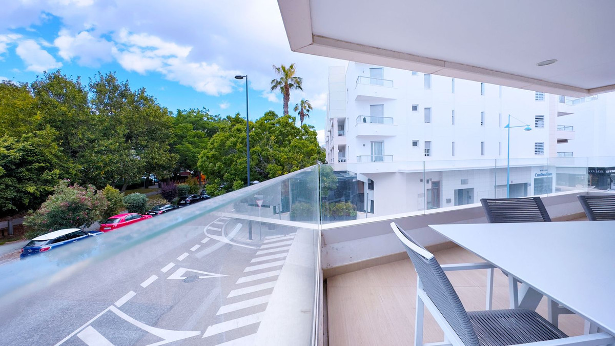 3 Bed Apartment for sale in Marbella Costa Del Sol, Málaga, Spain
