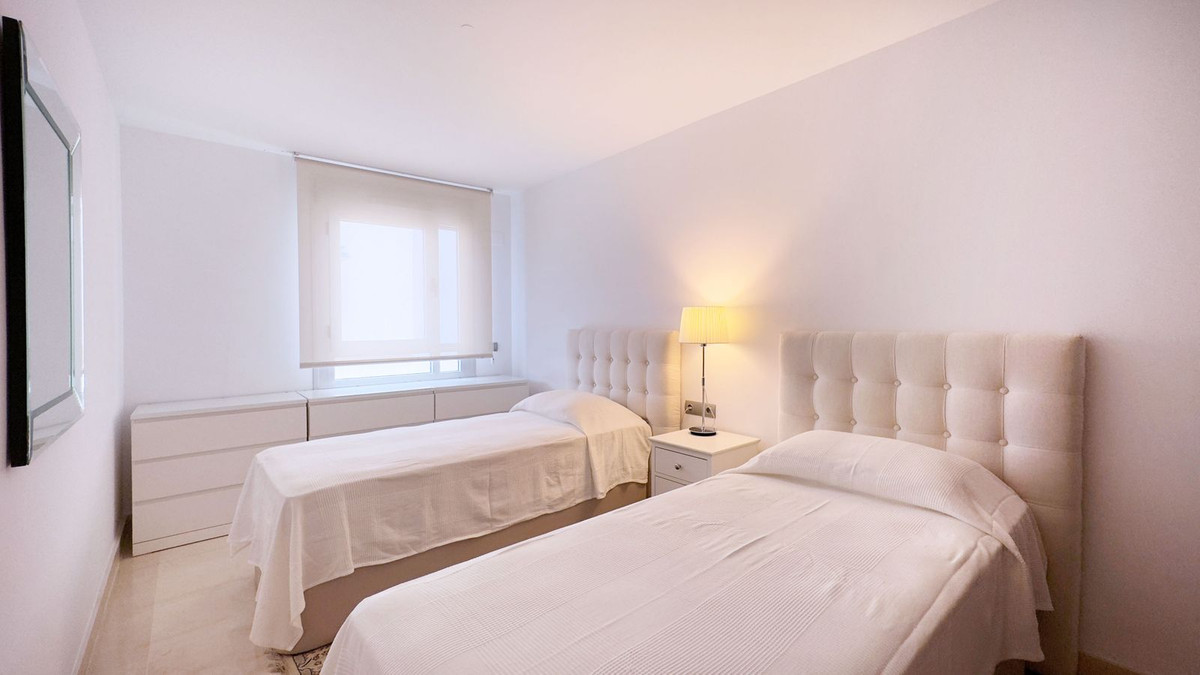 3 Bed Apartment for sale in Marbella Costa Del Sol, Málaga, Spain