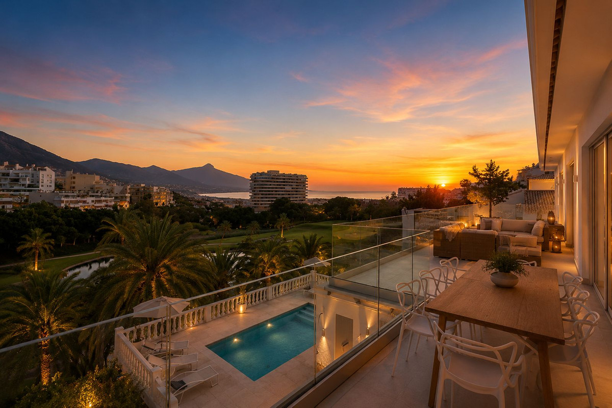 5 Bed Townhouse for sale in Torrequebrada Costa Del Sol, Málaga, Spain