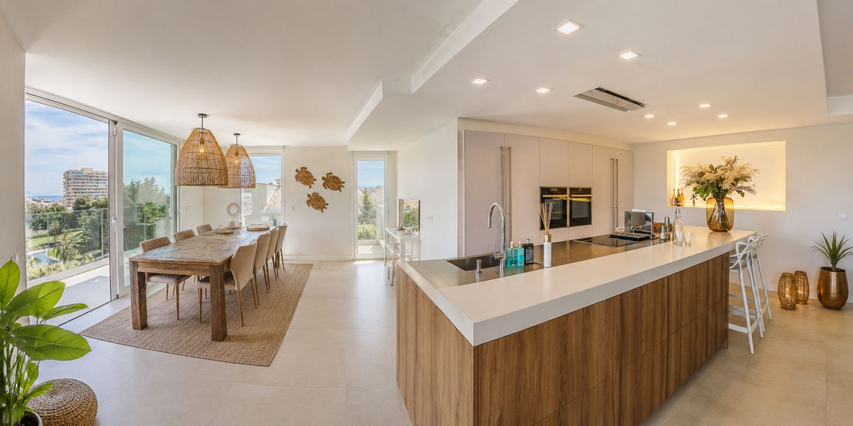 5 Bed Townhouse for sale in Torrequebrada Costa Del Sol, Málaga, Spain