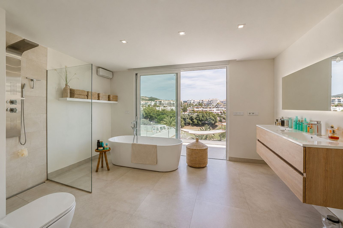 5 Bed Townhouse for sale in Torrequebrada Costa Del Sol, Málaga, Spain