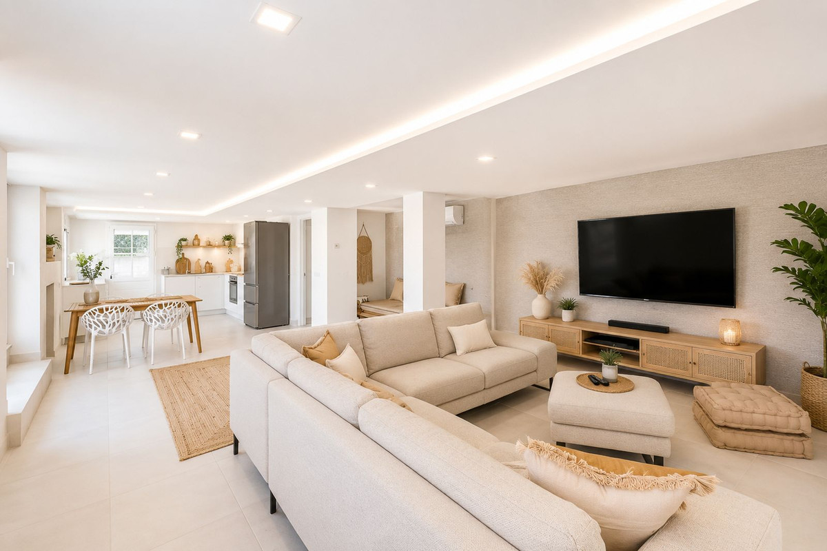 5 Bed Townhouse for sale in Torrequebrada Costa Del Sol, Málaga, Spain