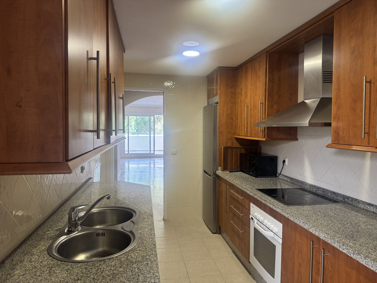 Se vende Apartamento Planta Media de 2 dormitorios en Costa Del Sol, Málaga, España