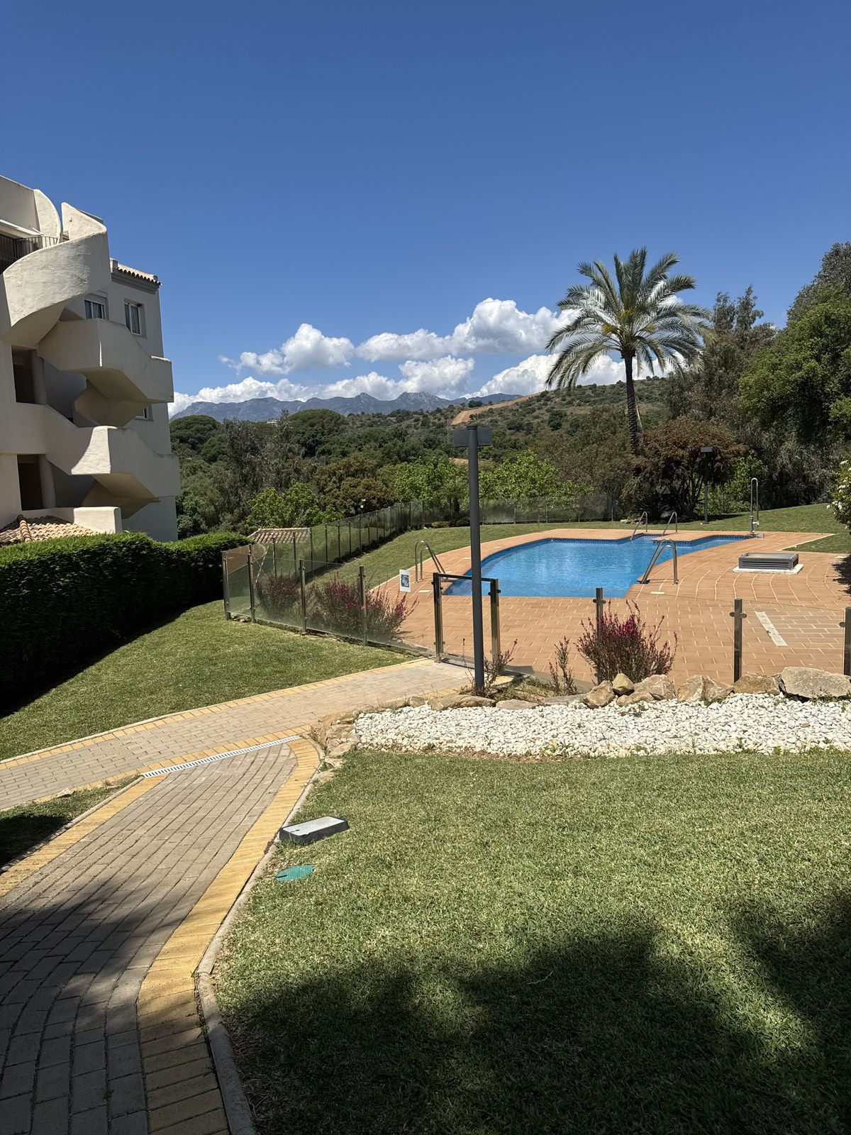 Se vende Apartamento Planta Media de 2 dormitorios en Costa Del Sol, Málaga, España