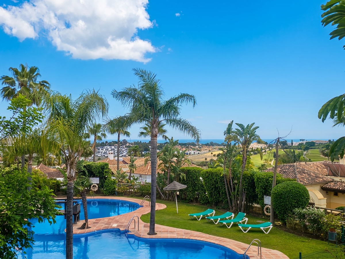 2 Bed Townhouse for sale in Benahavís Costa Del Sol, Málaga, Spain