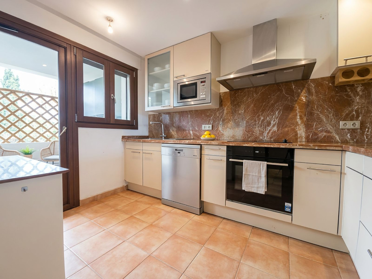 2 Bed Townhouse for sale in Benahavís Costa Del Sol, Málaga, Spain