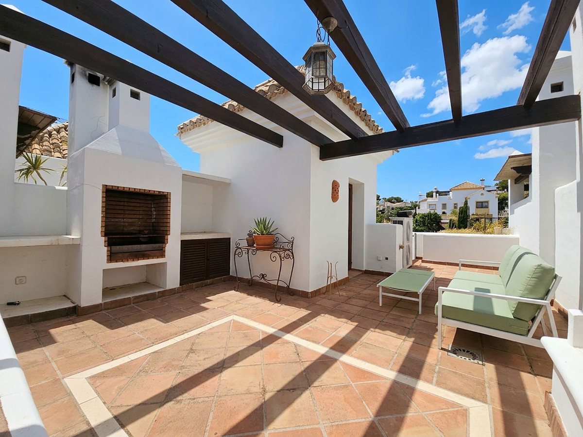 2 Bed Townhouse for sale in Benahavís Costa Del Sol, Málaga, Spain