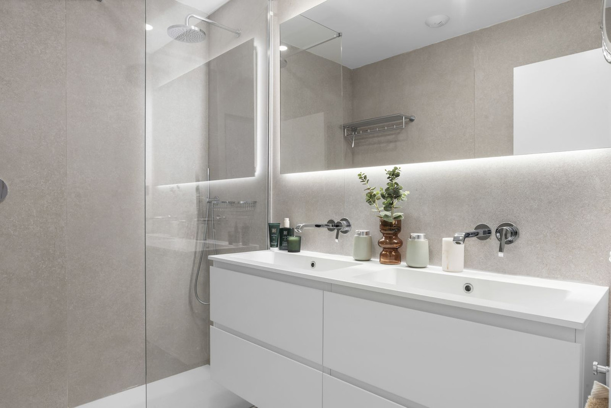 2 Bed Apartment for sale in Altos De Los Monteros Costa Del Sol, Málaga, Spain
