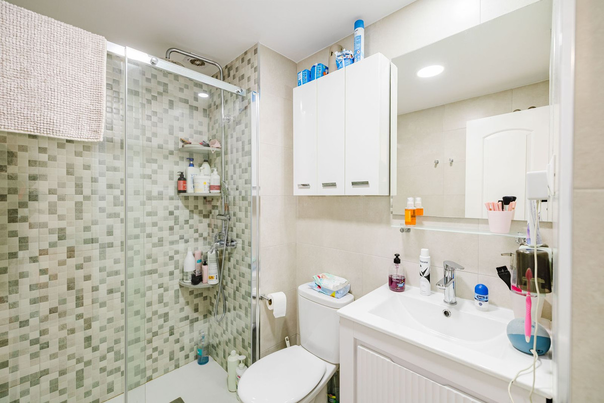 Se vende Apartamento Planta Media de 3 dormitorios en Costa Del Sol, Málaga, España