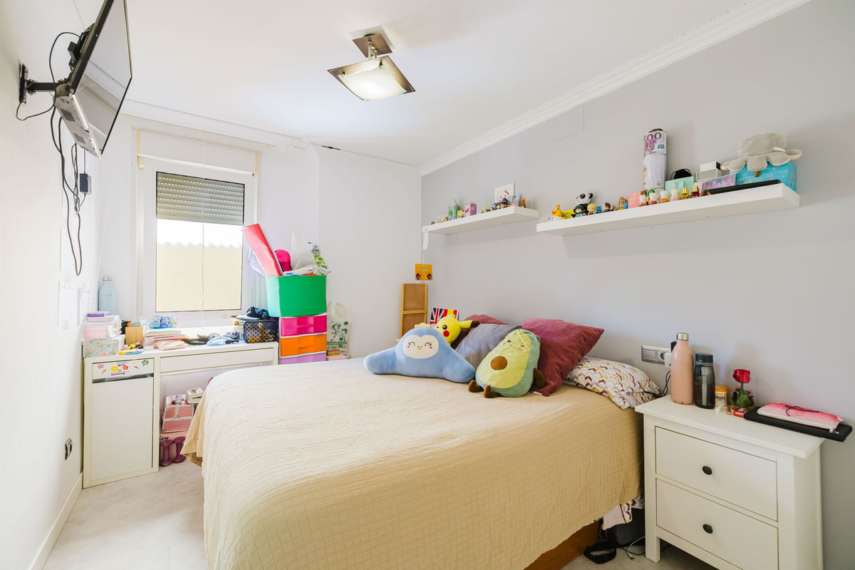 Se vende Apartamento Planta Media de 3 dormitorios en Costa Del Sol, Málaga, España