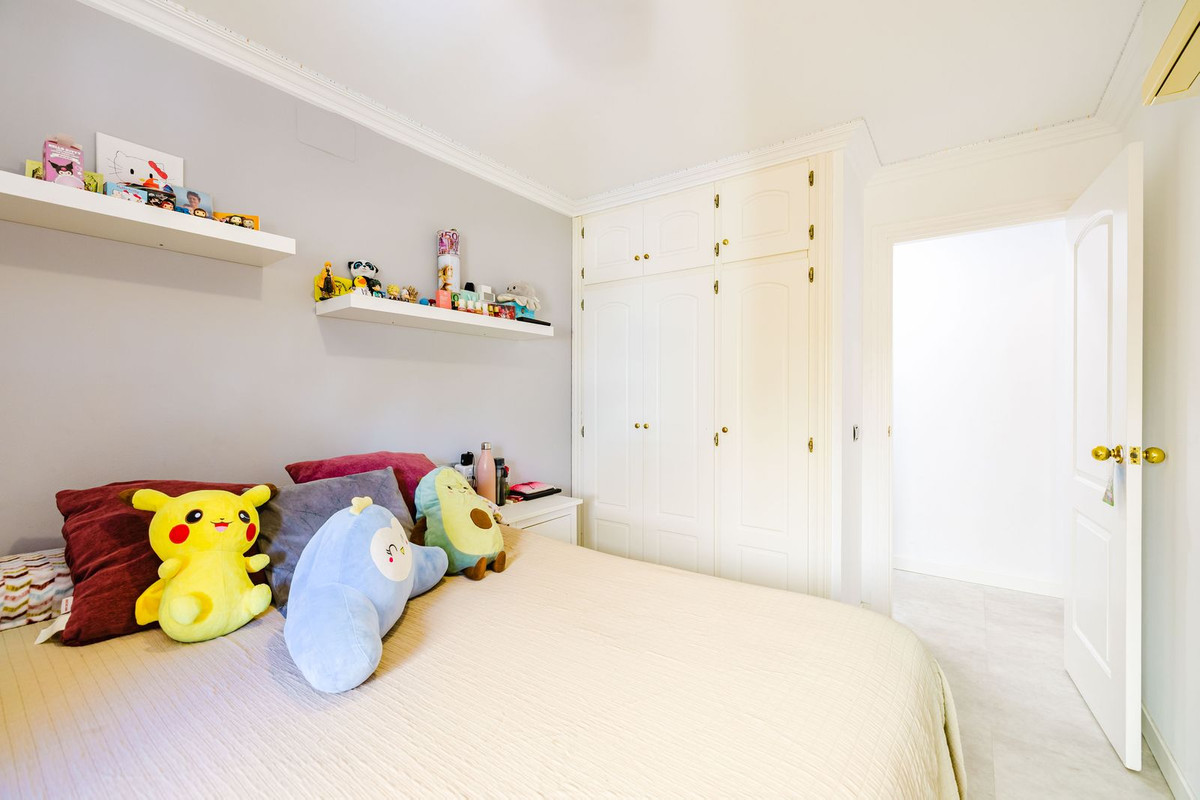 Se vende Apartamento Planta Media de 3 dormitorios en Costa Del Sol, Málaga, España