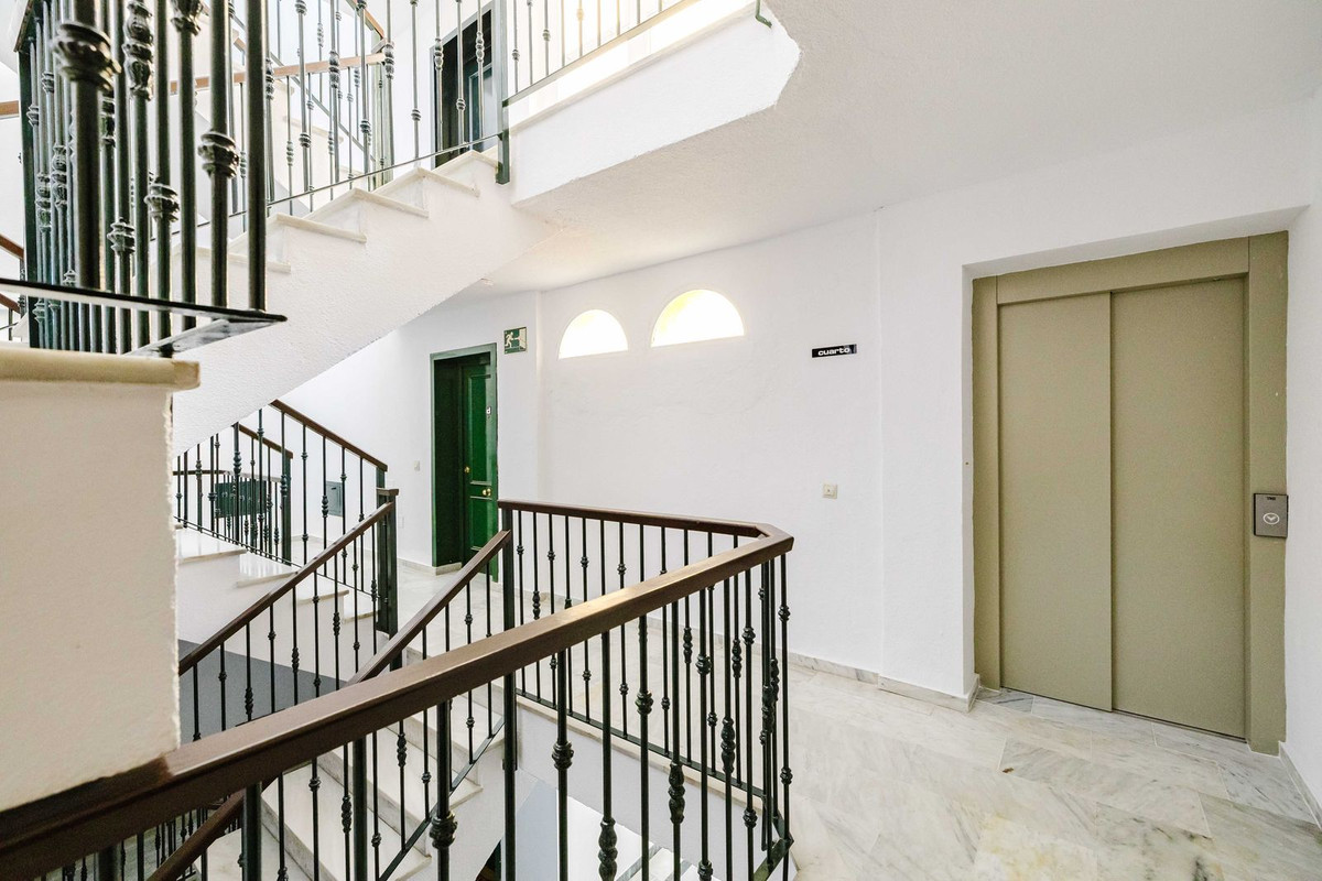Se vende Apartamento Planta Media de 3 dormitorios en Costa Del Sol, Málaga, España