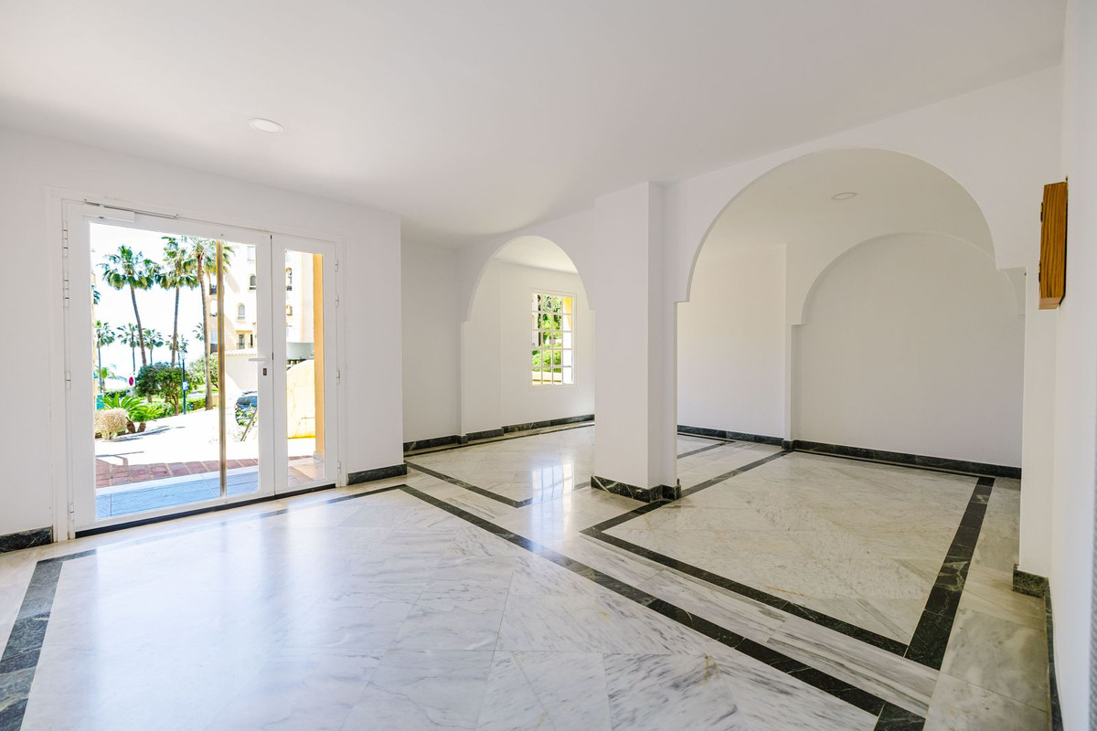 Se vende Apartamento Planta Media de 3 dormitorios en Costa Del Sol, Málaga, España