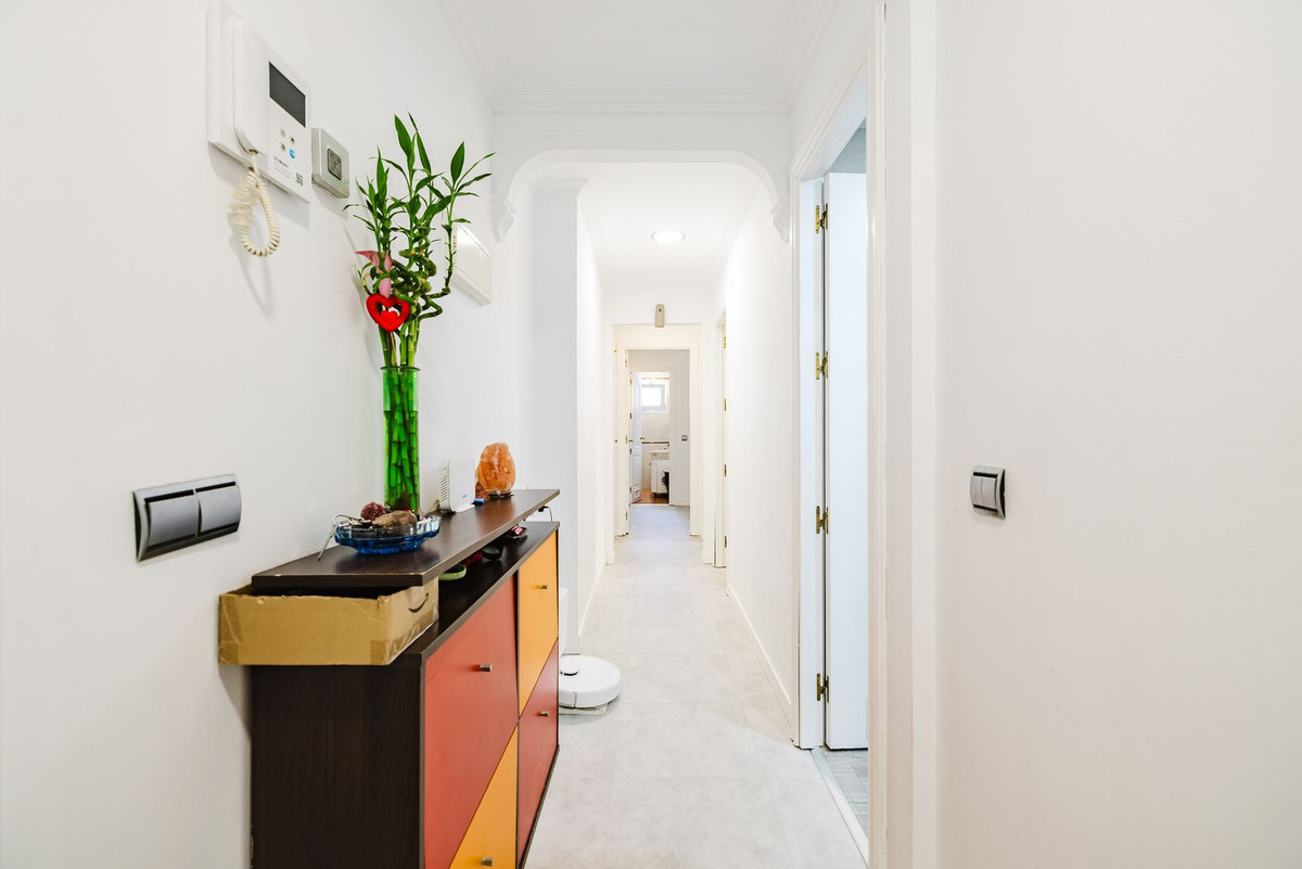 Se vende Apartamento Planta Media de 3 dormitorios en Costa Del Sol, Málaga, España