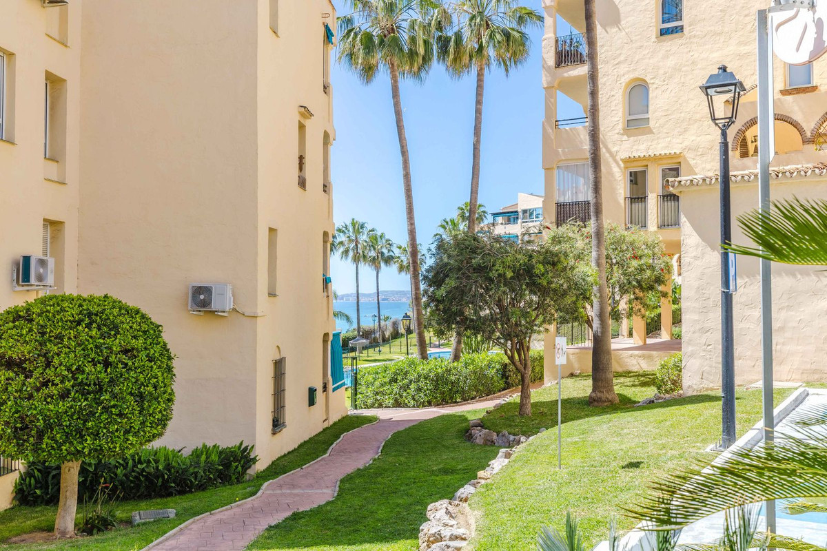 Se vende Apartamento Planta Media de 3 dormitorios en Costa Del Sol, Málaga, España