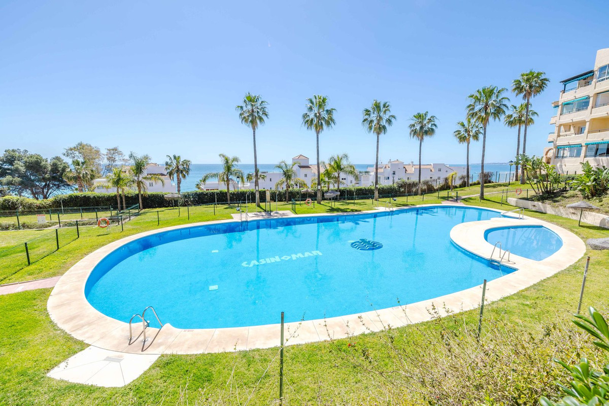 Se vende Apartamento Planta Media de 3 dormitorios en Costa Del Sol, Málaga, España