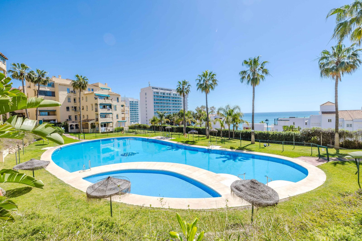 Se vende Apartamento Planta Media de 3 dormitorios en Costa Del Sol, Málaga, España