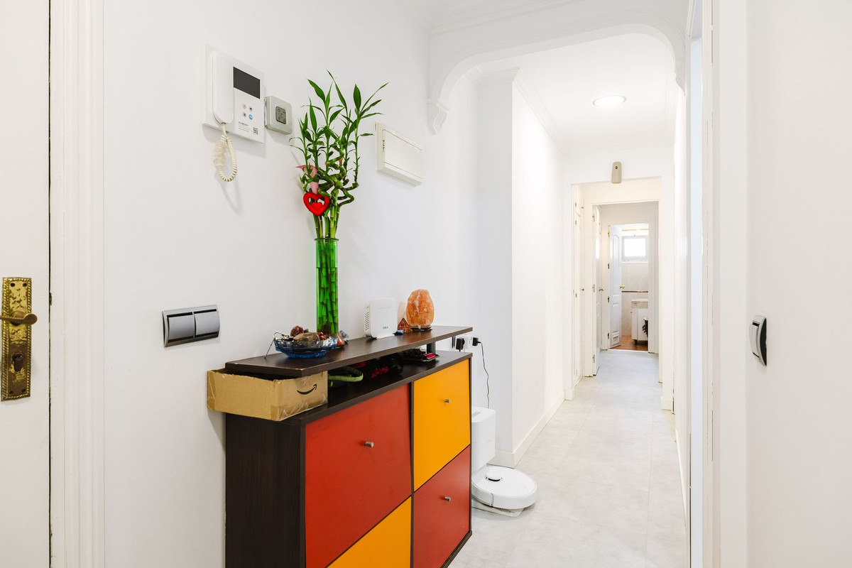 Se vende Apartamento Planta Media de 3 dormitorios en Costa Del Sol, Málaga, España