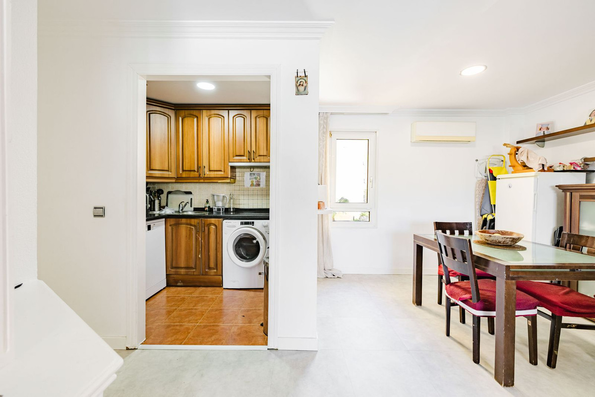 Se vende Apartamento Planta Media de 3 dormitorios en Costa Del Sol, Málaga, España