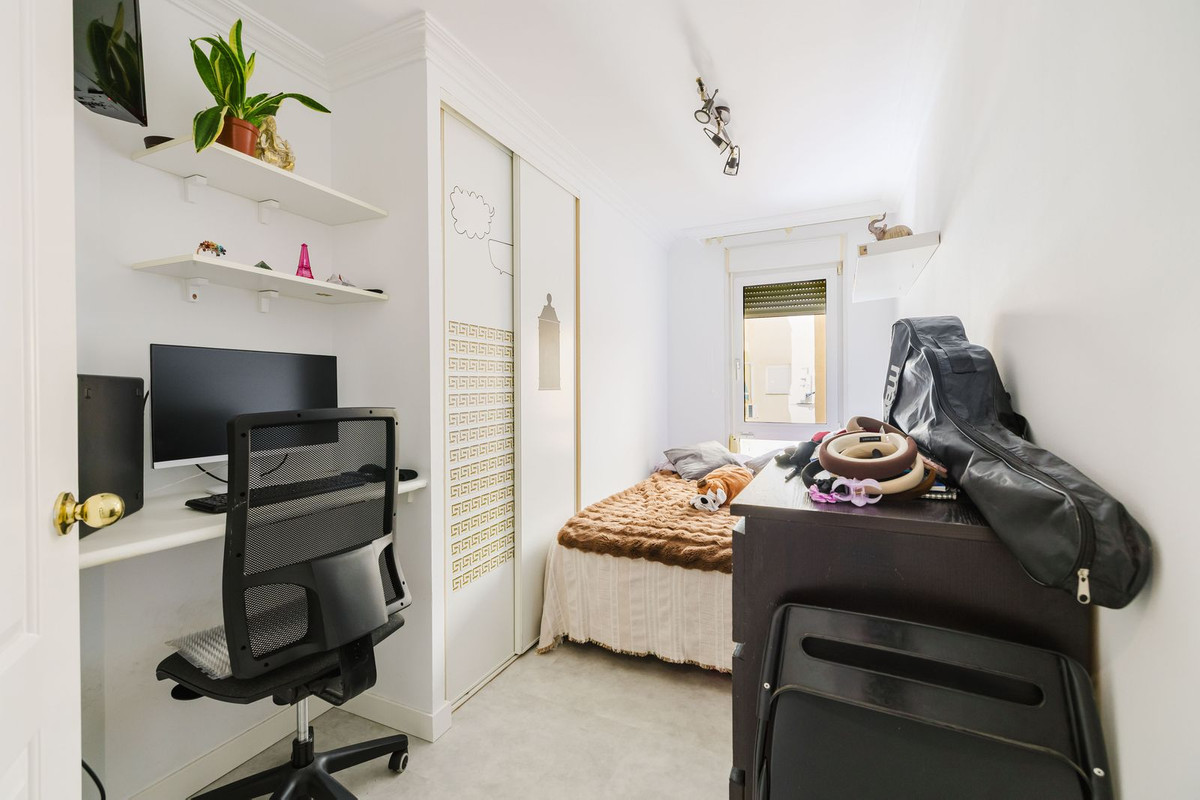 Se vende Apartamento Planta Media de 3 dormitorios en Costa Del Sol, Málaga, España