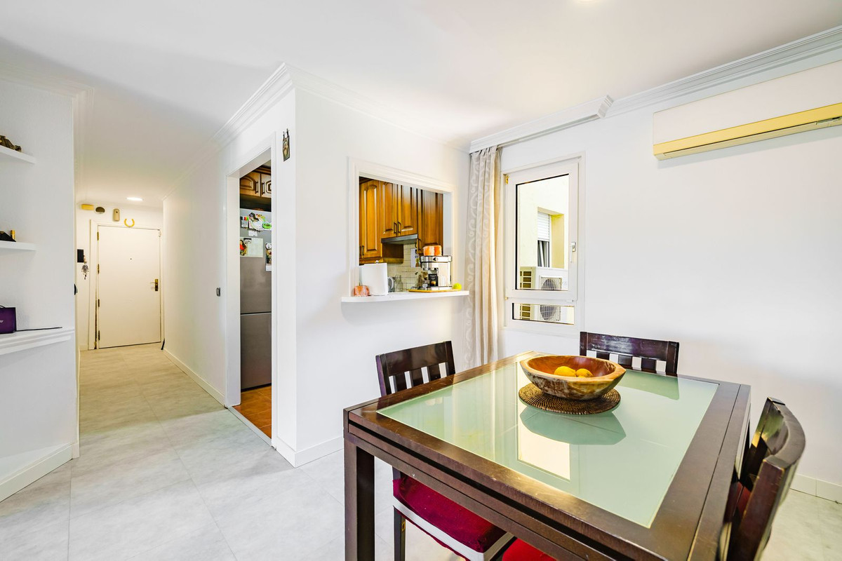 Se vende Apartamento Planta Media de 3 dormitorios en Costa Del Sol, Málaga, España