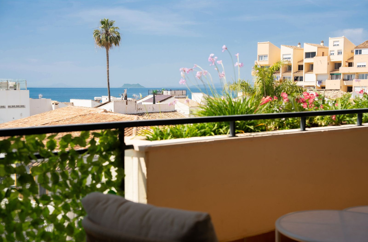2 Bed Apartment for sale in Estepona Costa Del Sol, Málaga, Spain