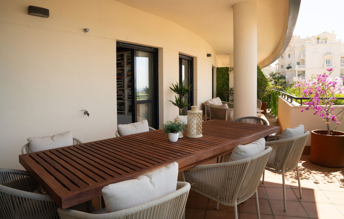 2 Bed Apartment for sale in Estepona Costa Del Sol, Málaga, Spain