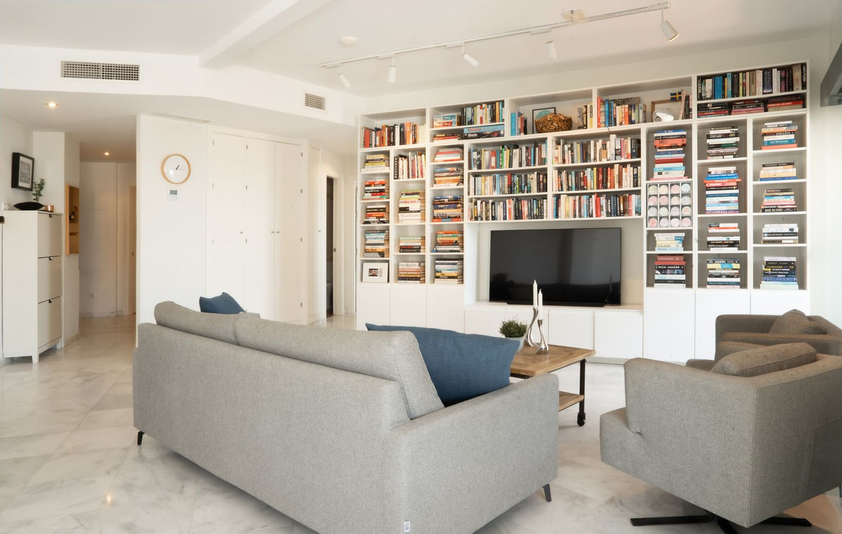 2 Bed Apartment for sale in Estepona Costa Del Sol, Málaga, Spain