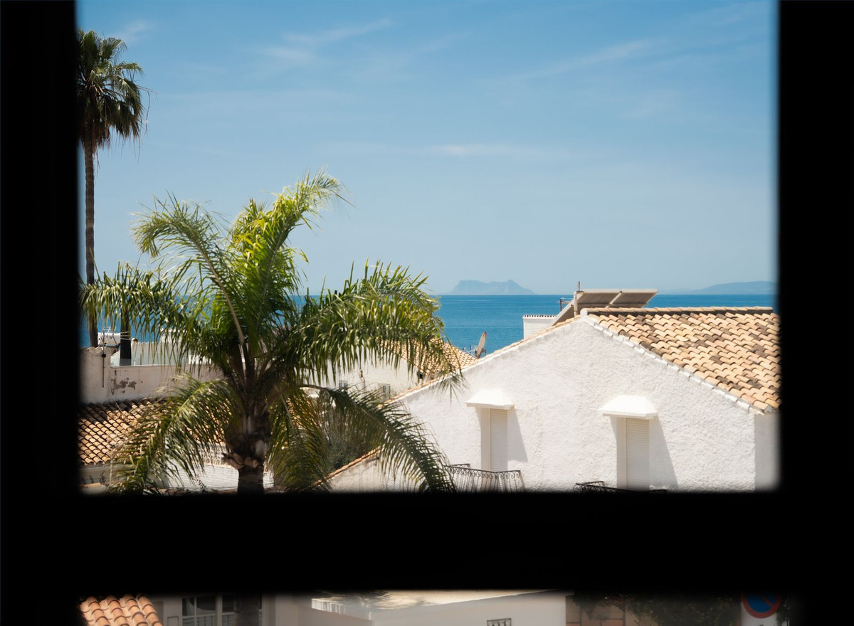 2 Bed Apartment for sale in Estepona Costa Del Sol, Málaga, Spain