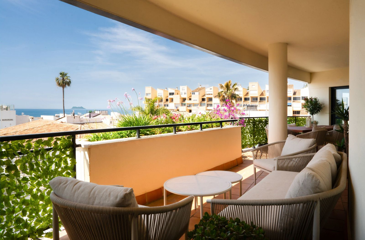 2 Bed Apartment for sale in Estepona Costa Del Sol, Málaga, Spain